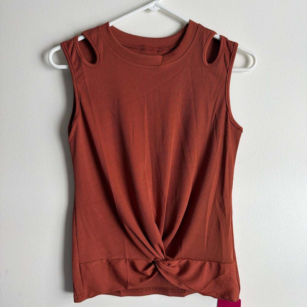 Mundefei's Rust Brown Ribbed Sleeveless Twist Front Cut-Out Shoulder Tank Top